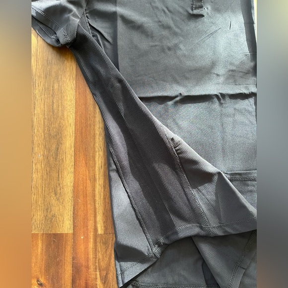 Cherokee contemporary scrub top 3 button black small - Picture 6 of 9